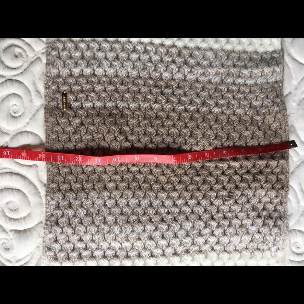 ⭐️Calvin Klein knit scarf⭐️ - Picture 5 of 5